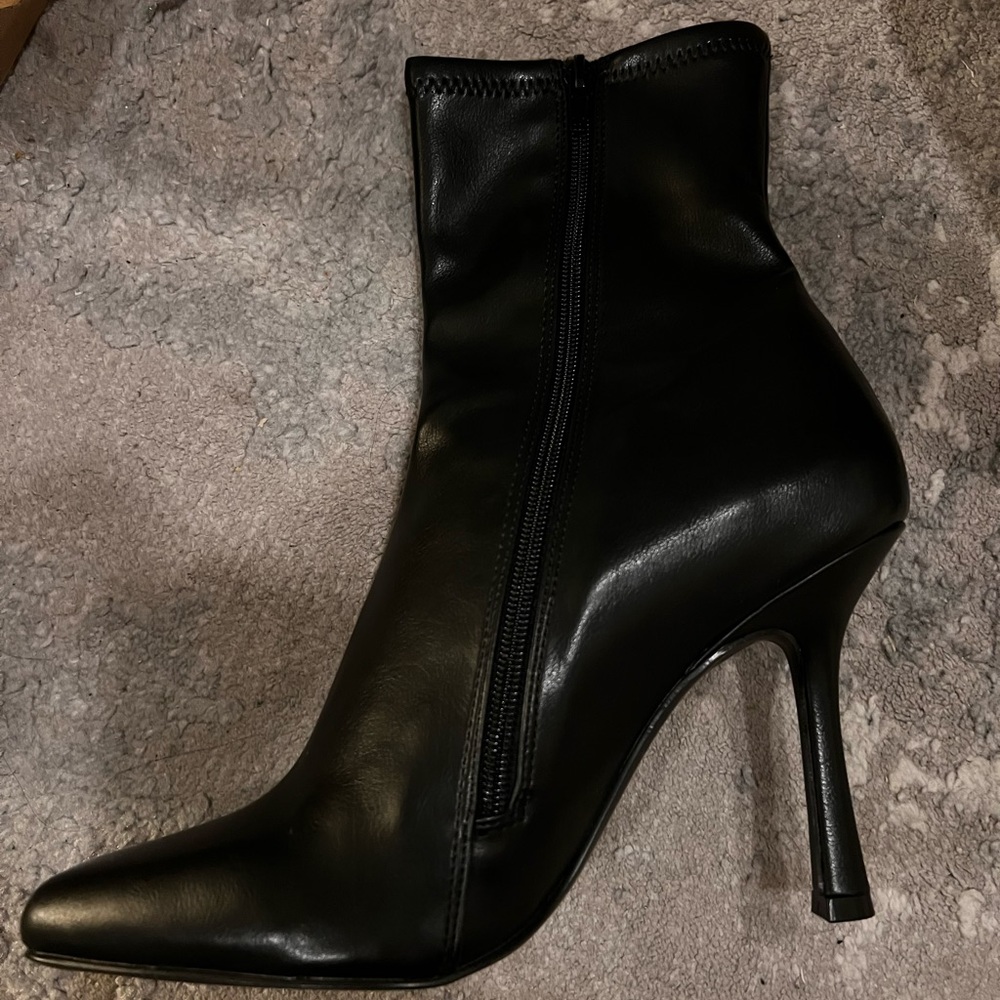 New Steve Madden Black Booties